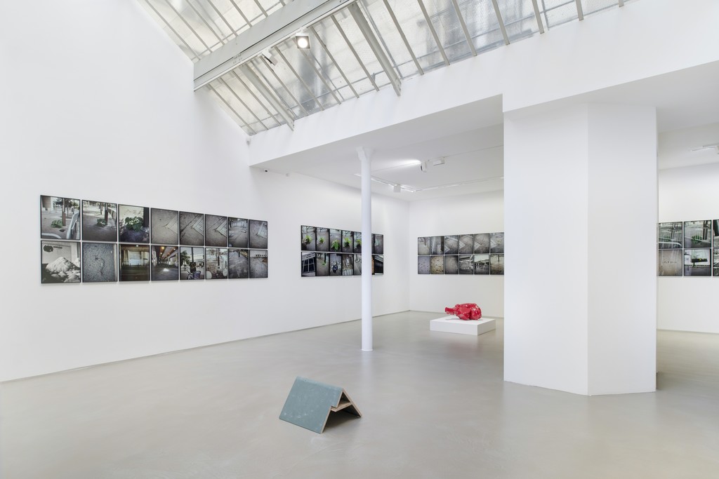 Jean-Luc Moulène, La Vigie (extraits), Paris, 2004-2011, installation view at Galerie Chantal Crousel (2019). Courtesy the artist and Galerie Chantal Crousel, Paris. Photo: Martin Argyroglo © Jean-Luc Moulène / ADAGP, Paris (2019) Jean-Luc Moulène, La Vigie (extraits), Paris, 2004-2011, installation view at Galerie Chantal Crousel (2019). Courtesy the artist and Galerie Chantal Crousel, Paris. Photo: Martin Argyroglo © Jean-Luc Moulène / ADAGP, Paris (2019)