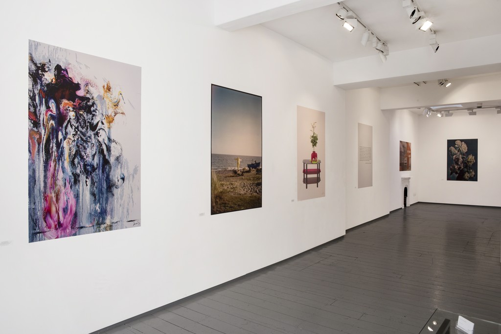 Installation at Paul Stolper Gallery - SNAP / THE PORTFOLIO 2012 -
June 03, 2012 - June 15, 2013 Installation at Paul Stolper Gallery - SNAP / THE PORTFOLIO 2012 -
June 03, 2012 - June 15, 2013
