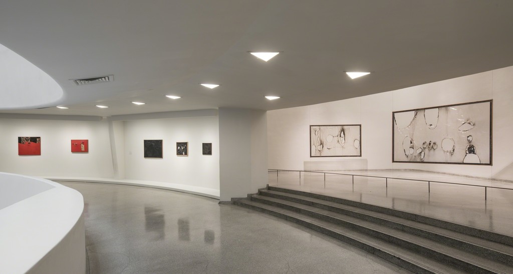 Alberto Burri: The Trauma of Painting, October 9, 2015–January 6, 2016, Solomon R. Guggenheim Museum. Photo: David Heald © Solomon R. Guggenheim Foundation Alberto Burri: The Trauma of Painting, October 9, 2015–January 6, 2016, Solomon R. Guggenheim Museum. Photo: David Heald © Solomon R. Guggenheim Foundation