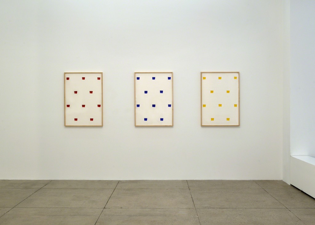 Niele Toroni
Installation View
Marian Goodman Gallery, New York
June 6 – July 30, 2015 Niele Toroni
Installation View
Marian Goodman Gallery, New York
June 6 – July 30, 2015