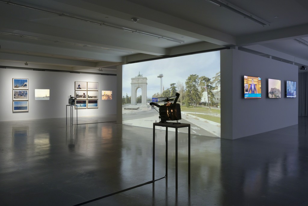 Installation view, David Lamelas, 'Time as Activity', Sprüth Magers, Los Angeles, September 07 - October 21, 2017; Photography by Robert Wedemeyer Installation view, David Lamelas, 'Time as Activity', Sprüth Magers, Los Angeles, September 07 - October 21, 2017; Photography by Robert Wedemeyer
