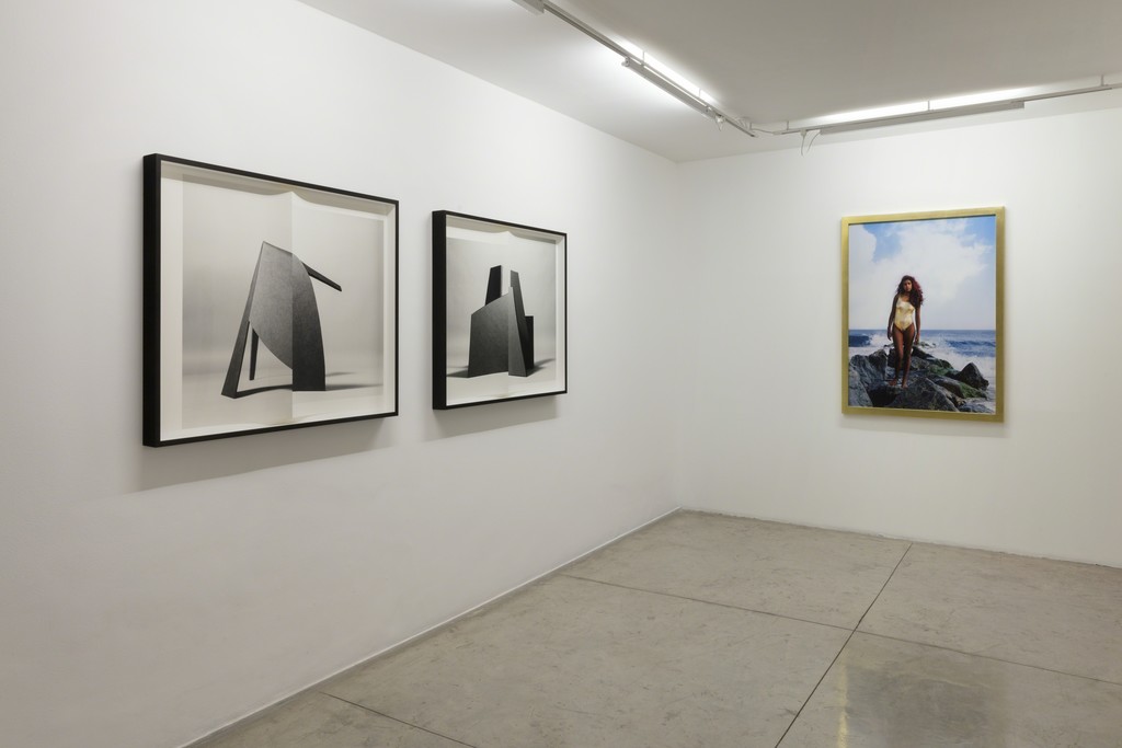 Roesler Hotel #28: Screenspace -- Galeria Nara Roesler | São Paulo, 2018 -- photo Everton Ballardin © courtesy of the artist and Galeria Nara Roesler Roesler Hotel #28: Screenspace -- Galeria Nara Roesler | São Paulo, 2018 -- photo Everton Ballardin © courtesy of the artist and Galeria Nara Roesler
