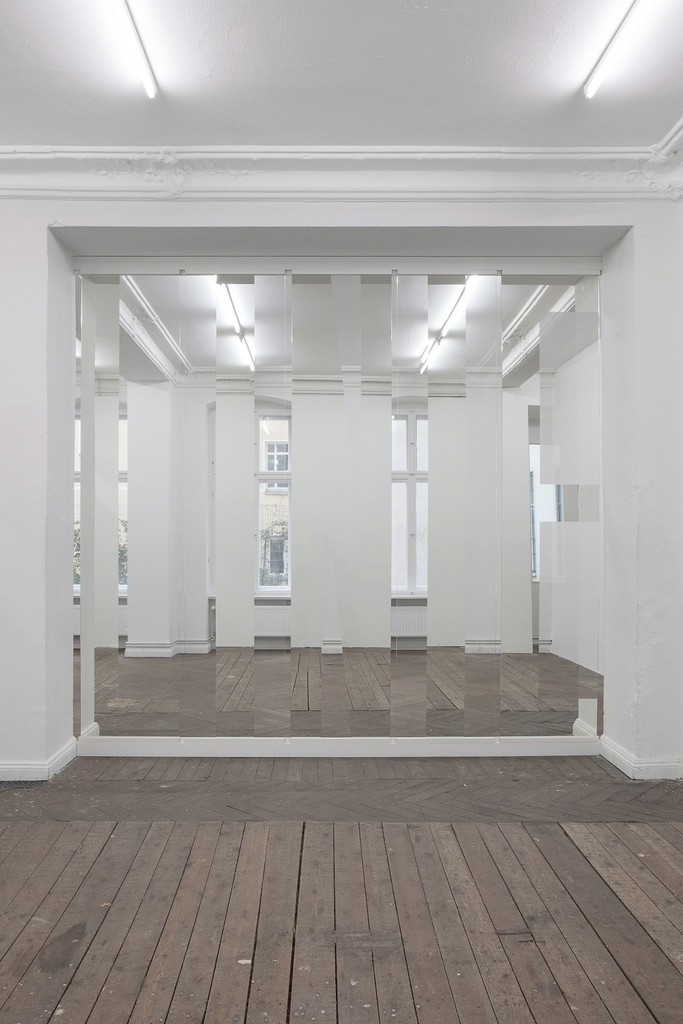 Exhibition view, Breaking the Waves and Drawing a Line, 2015
Photo: Otto Felber, Berlin
Courtesy the artist and EIGEN + ART Lab Exhibition view, Breaking the Waves and Drawing a Line, 2015
Photo: Otto Felber, Berlin
Courtesy the artist and EIGEN + ART Lab