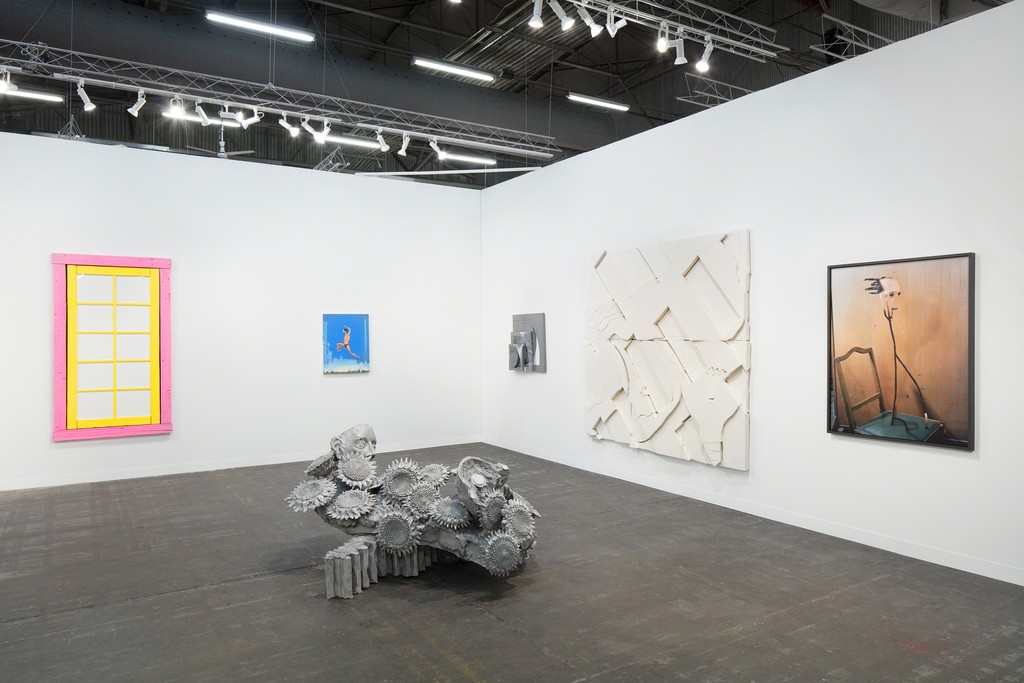 Installation view, Galerie Eva Presenhuber at The Armory Show 2019
Courtesy the artists and Galerie Eva Presenhuber, Zurich / New York
Photo: Lance Brewer Installation view, Galerie Eva Presenhuber at The Armory Show 2019
Courtesy the artists and Galerie Eva Presenhuber, Zurich / New York
Photo: Lance Brewer
