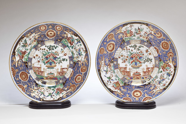 Warsaw (Belvedere), ‘Pair of Imari dishes, a Royal Gift from the King of Poland to the Sultan of Turkey’, ca. 1776, Design/Decorative Art, Tin-glazed earthenware, Michele Beiny Inc.