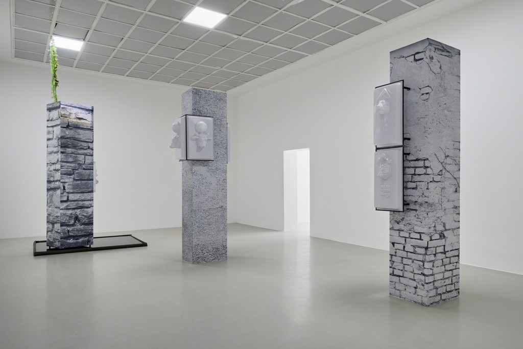 Manuel Graf »GodboX«, 2019
Installation view Kunstverein Hannover
Photo: Raimund Zakowski
Courtesy the artist & VAN HORN, Düsseldorf Manuel Graf »GodboX«, 2019
Installation view Kunstverein Hannover
Photo: Raimund Zakowski
Courtesy the artist & VAN HORN, Düsseldorf