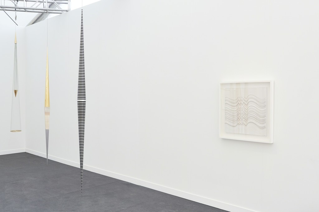 galeria nara roesler -- booth A26 -- frieze new york 2018-- photo Will Wang © courtesy of the artists and galeria nara roesler galeria nara roesler -- booth A26 -- frieze new york 2018-- photo Will Wang © courtesy of the artists and galeria nara roesler