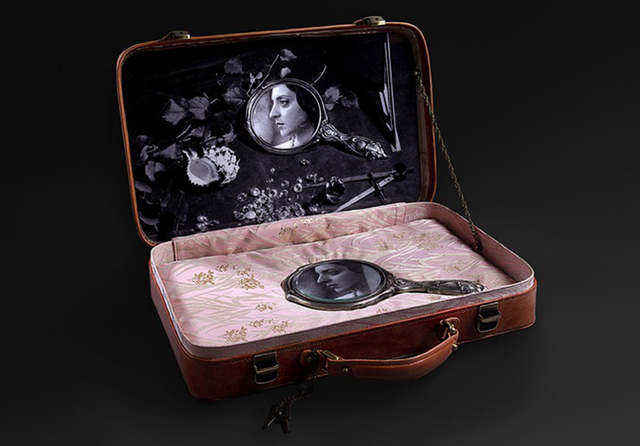 Nicola Costantino, ‘Vanity de Viaje. Espejo de mano según Grete Stern’, 2014, Barro