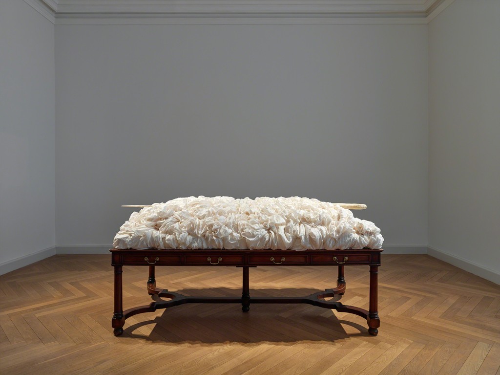 James Lee Byars, The Unicorn Horn in the white circle (1984). Exhibition view: James Lee Byars, The Palace of Perfect, KEWENIG, Berlin (16 February–13 April 2019). Courtesy KEWENIG, Berlin. Copyright: The Estate of James Lee Byars. Photo: Stefan Müller. James Lee Byars, The Unicorn Horn in the white circle (1984). Exhibition view: James Lee Byars, The Palace of Perfect, KEWENIG, Berlin (16 February–13 April 2019). Courtesy KEWENIG, Berlin. Copyright: The Estate of James Lee Byars. Photo: Stefan Müller.