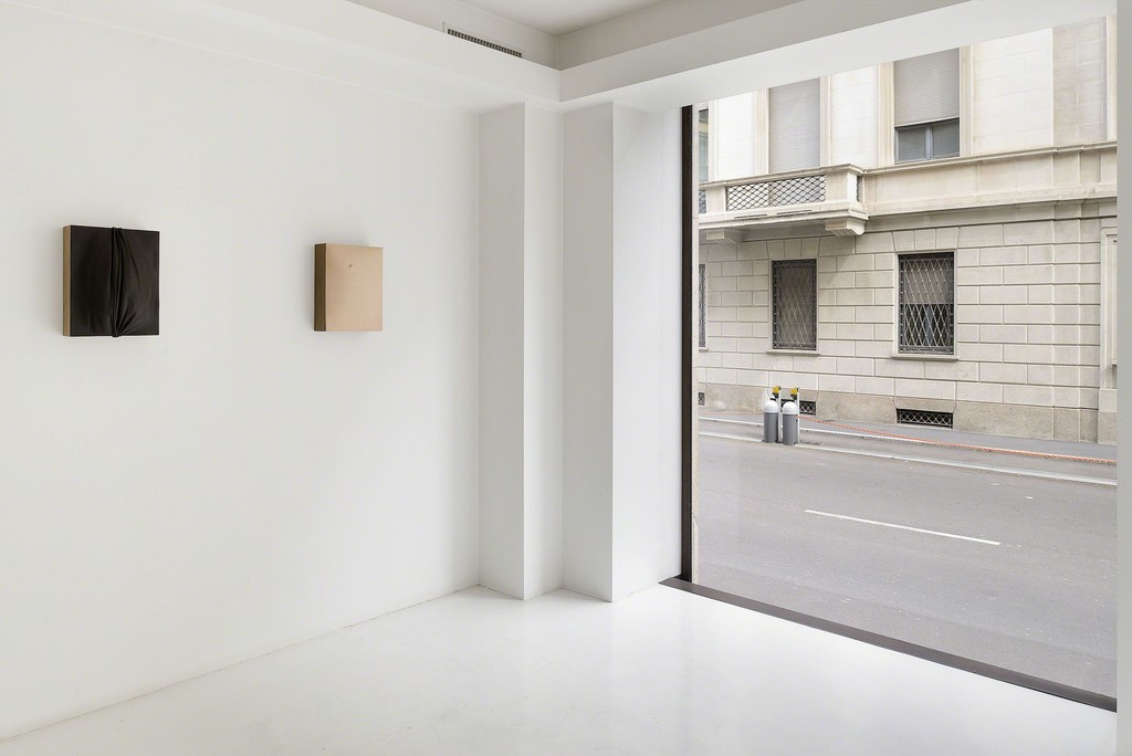 T293-in-residence, in collaboration with Alessandro Buganza, installation view at via Gabba 1, Milano, 9 April - 8 May 2016. Photo by Roberto Apa. T293-in-residence, in collaboration with Alessandro Buganza, installation view at via Gabba 1, Milano, 9 April - 8 May 2016. Photo by Roberto Apa.