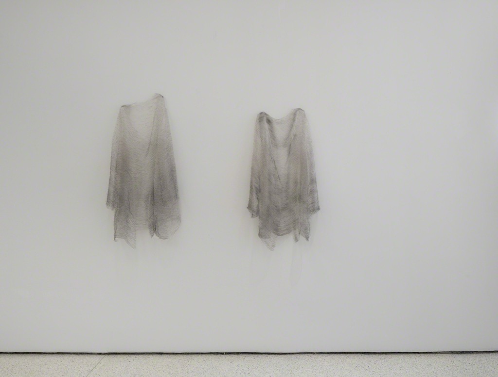 Installation view: Doris Salcedo, Solomon R. Guggenheim Museum, New York, June 26–October 12, 2015 Photo: David Heald © Solomon R. Guggenheim Foundation Installation view: Doris Salcedo, Solomon R. Guggenheim Museum, New York, June 26–October 12, 2015 Photo: David Heald © Solomon R. Guggenheim Foundation