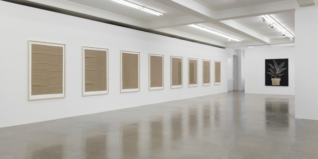 Analia Saban, Installation view, 'Folds and Faults', Sprüth Magers, Los Angeles, June 28 - August 19, 2017
© Analia Saban, Courtesy Sprüth Magers, Photography by Brian Forrest Analia Saban, Installation view, 'Folds and Faults', Sprüth Magers, Los Angeles, June 28 - August 19, 2017
© Analia Saban, Courtesy Sprüth Magers, Photography by Brian Forrest