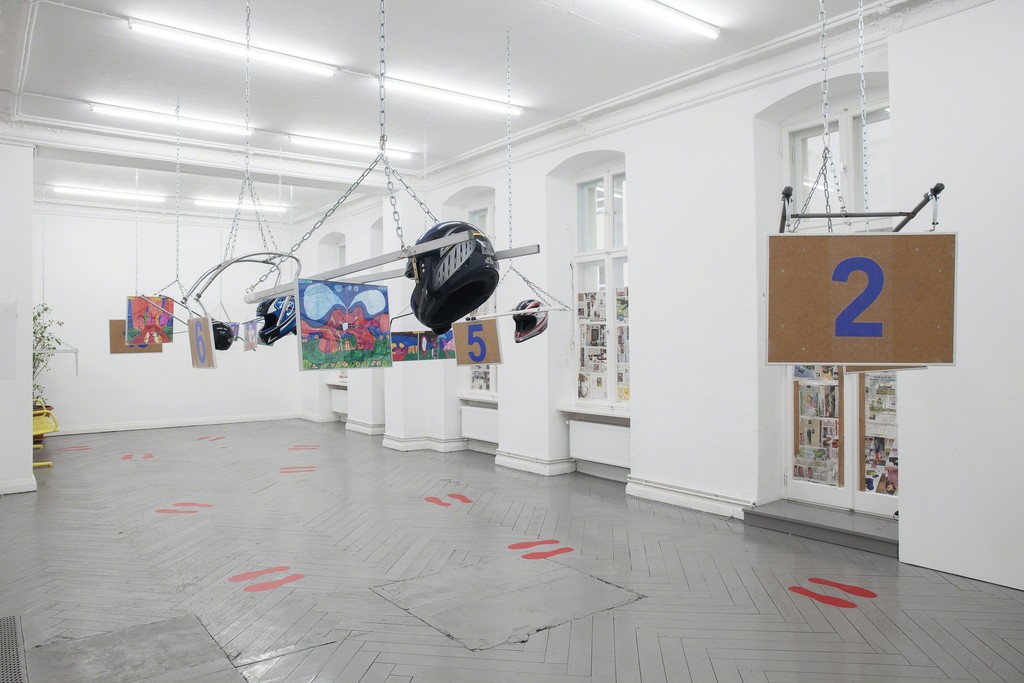 Kevin Kemter, Bildhelmausstellung, EIGEN + ART Lab, Photo: Otto Felber Kevin Kemter, Bildhelmausstellung, EIGEN + ART Lab, Photo: Otto Felber