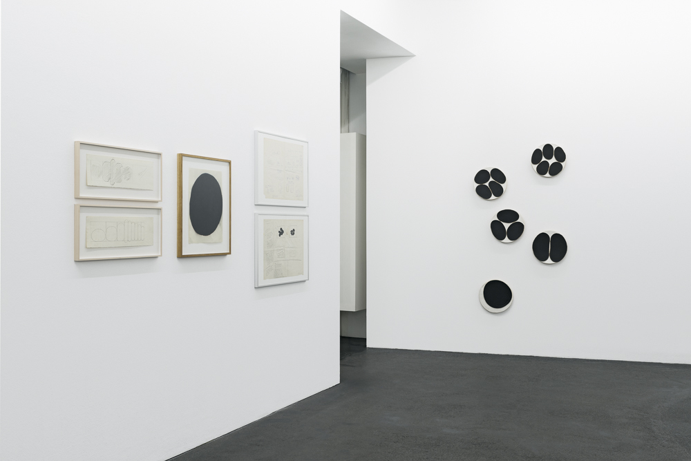 Gary Kuehn »Black Paintings« Photo: Wolfgang Stahl Gary Kuehn »Black Paintings« Photo: Wolfgang Stahl