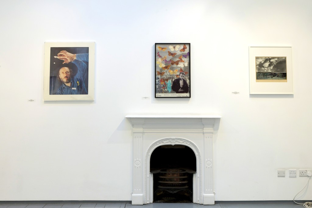 Installation at Paul Stolper Gallery - INSTRUCTIONS - TILT TO AND FRO / Lenticular Prints 1967- Present - January 10, 2013 - February 09, 2013 Installation at Paul Stolper Gallery - INSTRUCTIONS - TILT TO AND FRO / Lenticular Prints 1967- Present - January 10, 2013 - February 09, 2013
