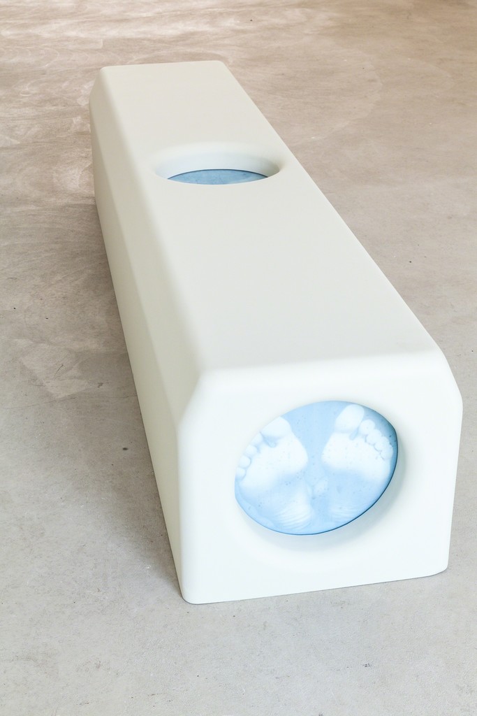 Michael Volkmer: installation view, "housing #2" / Eva-Marie, 2015 | 40 x 40 x 180 cm, MDF, mixed method | image: ©dasesszimmer Michael Volkmer: installation view, "housing #2" / Eva-Marie, 2015 | 40 x 40 x 180 cm, MDF, mixed method | image: ©dasesszimmer