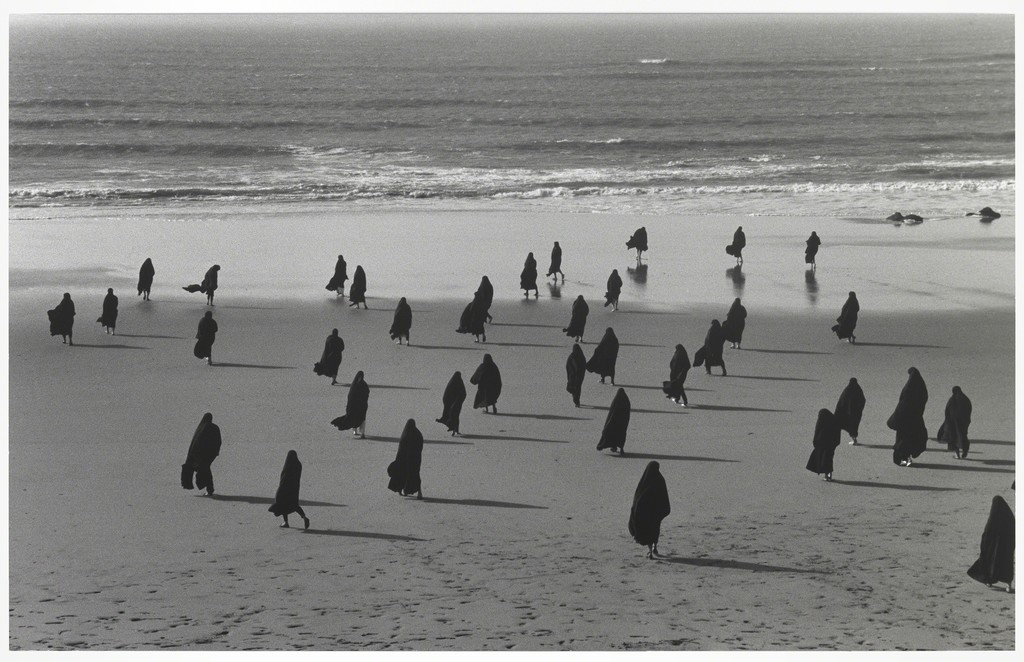 Shirin Neshat, Untitled, from the series Rapture, 1999. Gelatin silver print. Yale University Art Gallery, Gift of Susan and Arthur Fleischer, Jr., B.A. 1953, LL.B. 1958. © Shirin Neshat. Courtesy Gladstone Gallery, New York and Brussels Shirin Neshat, Untitled, from the series Rapture, 1999. Gelatin silver print. Yale University Art Gallery, Gift of Susan and Arthur Fleischer, Jr., B.A. 1953, LL.B. 1958. © Shirin Neshat. Courtesy Gladstone Gallery, New York and Brussels