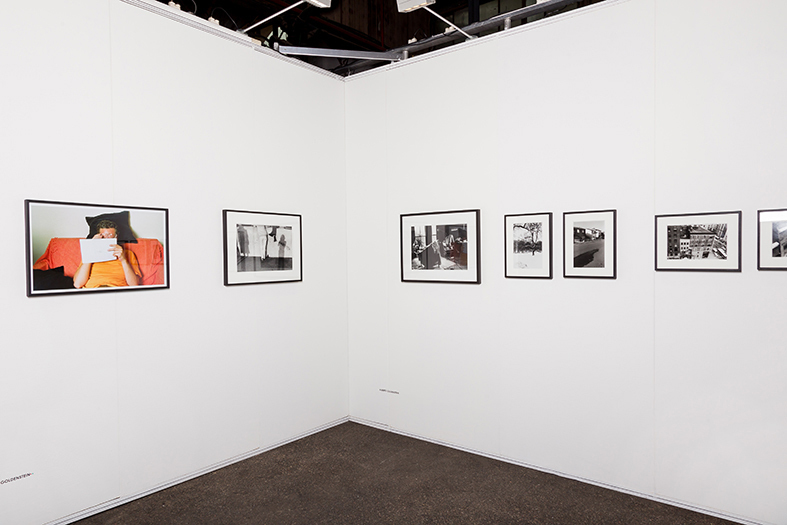 Booth View. Alberto Goldenstein with portrait of Jorge Gumier Maier and photographs of the series Boston 1982-1983. Booth View. Alberto Goldenstein with portrait of Jorge Gumier Maier and photographs of the series Boston 1982-1983.