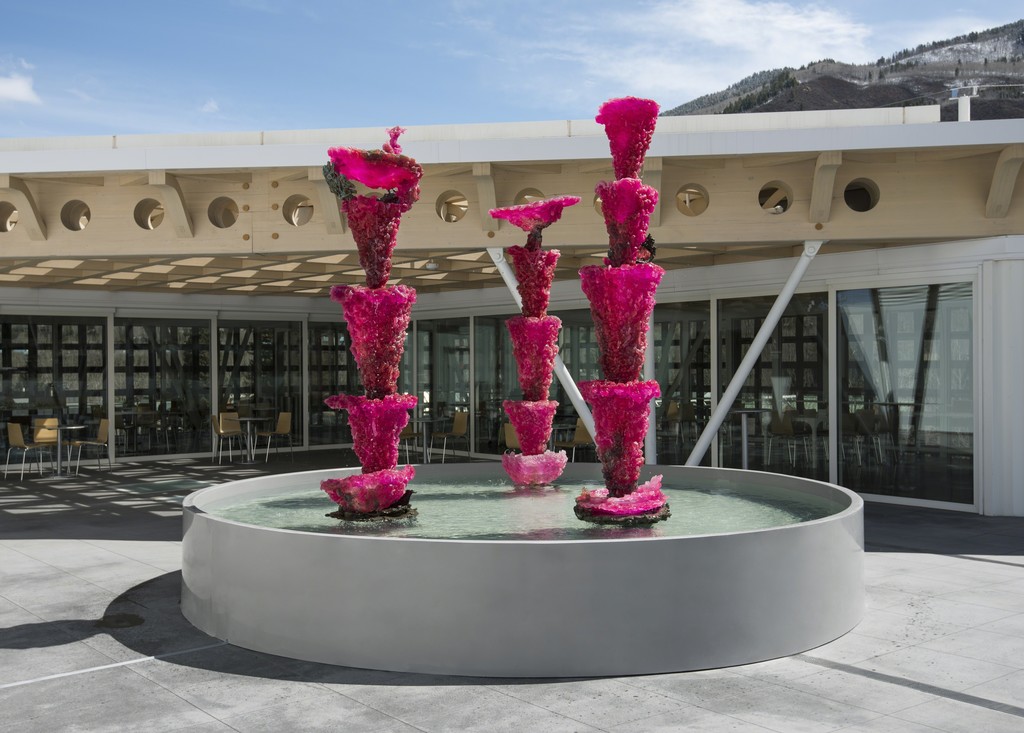 Installation view of "Lynda Benglis" at Aspen Art Museum, Aspen (2016) Installation view of "Lynda Benglis" at Aspen Art Museum, Aspen (2016)