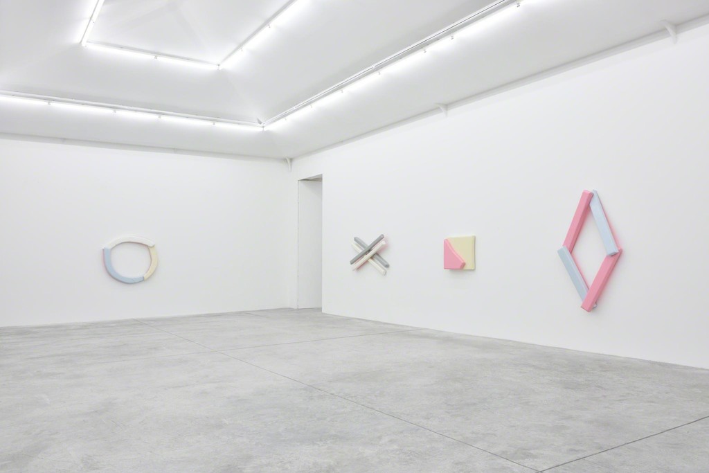 Justin Adian 'Waltz' at Almine Rech Gallery in Paris
09.01 - 27.02.2016
Courtesy of the Artist and Almine Rech Gallery
Photo: Rebecca Fanuele
Justin Adian 'Waltz' at Almine Rech Gallery in Paris
09.01 - 27.02.2016
Courtesy of the Artist and Almine Rech Gallery
Photo: Rebecca Fanuele