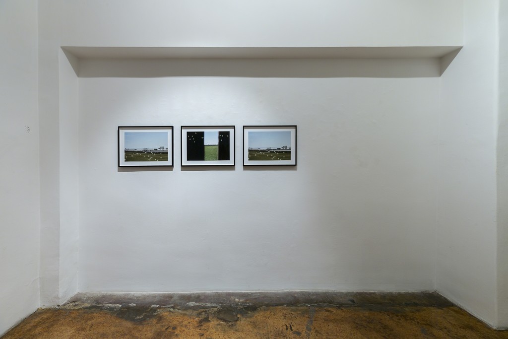 Marko Zink M 48° 15′ 24.13″ N, 14° 30′ 6.31″ E, exhibition view, galerie michaela stock, 2019, photo: Matthias Bildstein Marko Zink M 48° 15′ 24.13″ N, 14° 30′ 6.31″ E, exhibition view, galerie michaela stock, 2019, photo: Matthias Bildstein