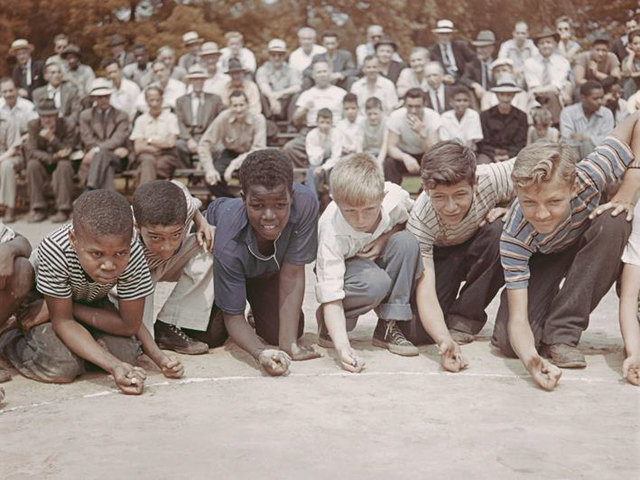 Slim Aarons, ‘Marbles Championship’, 1947, IFAC Arts