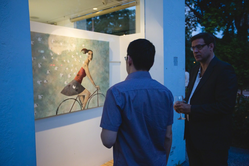 Jordi Barnadas speaking to guests about Didier Lourenço's Follow Me. Jordi Barnadas speaking to guests about Didier Lourenço's Follow Me.