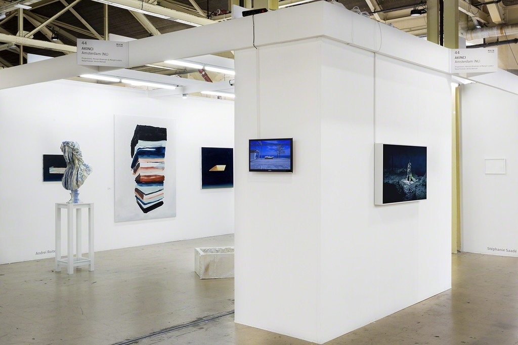 AKINCI @ Art Rotterdam, diagonal view with works by Inge Meijer, Broersen & Lukács, Anne Wenzel and Andrei Roiter, photo Renato Ghaizza AKINCI @ Art Rotterdam, diagonal view with works by Inge Meijer, Broersen & Lukács, Anne Wenzel and Andrei Roiter, photo Renato Ghaizza