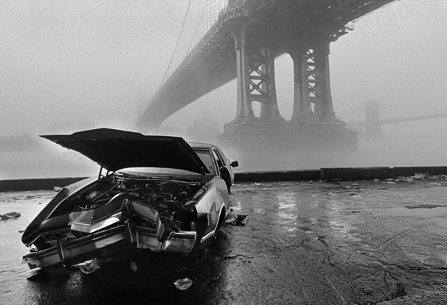 Ferdinando Scianna, ‘USA. New York city. Manhattan Bridge and Brooklyn Bridge in the fog. (City of the world).’, 1986, Magnum Photos