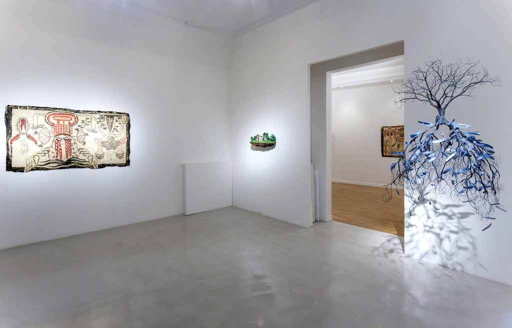 Simone Pellegrini, "Vario diafano", 2017, mix media, 95x165cm
Jorge Mayet, "De Yemaya", 2016, paper maché, wire, feathers and acrylics,130x80x80cm and "Equilibristas de la Habana", 2016, wire, paper mache, sponge, acrylics, textile, 34x75x30cm Simone Pellegrini, "Vario diafano", 2017, mix media, 95x165cm
Jorge Mayet, "De Yemaya", 2016, paper maché, wire, feathers and acrylics,130x80x80cm and "Equilibristas de la Habana", 2016, wire, paper mache, sponge, acrylics, textile, 34x75x30cm