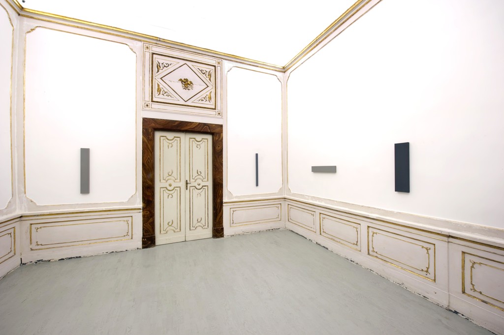 Alan Charlton - partial view of the exhibition - February 2013 - Galleria Alfonso Artiaco, Napoli Alan Charlton - partial view of the exhibition - February 2013 - Galleria Alfonso Artiaco, Napoli