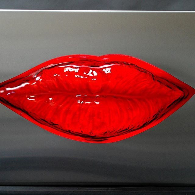 Gordon Huether / Lips, Stainless Steel, Glass & Lighting, 28"W x 18"H x 4"D, 2009 Gordon Huether / Lips, Stainless Steel, Glass & Lighting, 28"W x 18"H x 4"D, 2009