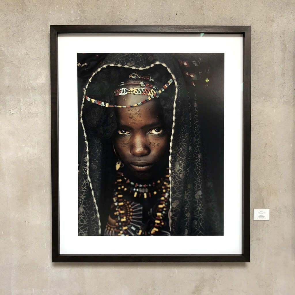 Wami, Soedoe Soechay Girl, Gerewol, Bossio Chad. Edition 6
120*100 cm
Archival Print Wami, Soedoe Soechay Girl, Gerewol, Bossio Chad. Edition 6
120*100 cm
Archival Print