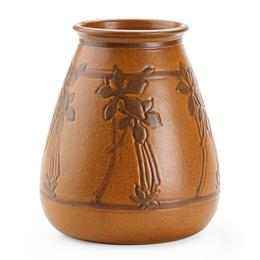 Marblehead, Large Vase With Stylized Clematis, Marblehead, MA