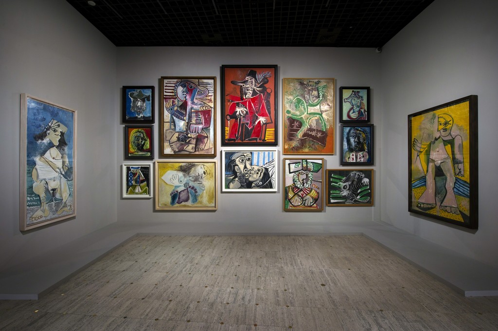 Vue de l’exposition Picasso.mania, scénographie bGc studio © Rmn-Grand Palais / Photo Didier Plowy, Paris 2015 Vue de l’exposition Picasso.mania, scénographie bGc studio © Rmn-Grand Palais / Photo Didier Plowy, Paris 2015