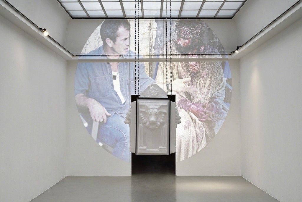 Manuel Graf »GodboX«, 2019
Installation view Kunstverein Hannover
Photo: Raimund Zakowski
Courtesy the artist & VAN HORN, Düsseldorf Manuel Graf »GodboX«, 2019
Installation view Kunstverein Hannover
Photo: Raimund Zakowski
Courtesy the artist & VAN HORN, Düsseldorf