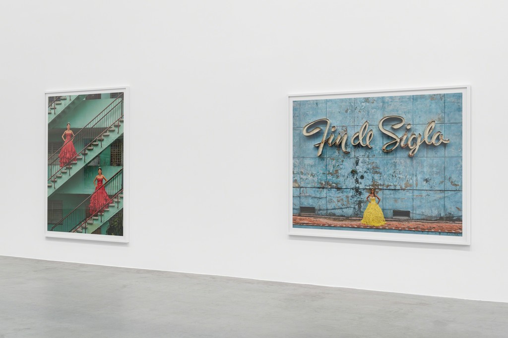 Frank Thiel, Quinceañeras, Installation Views, 2018, Courtesy the artist and Blain|Southern, Photo: Trevor Good Frank Thiel, Quinceañeras, Installation Views, 2018, Courtesy the artist and Blain|Southern, Photo: Trevor Good
