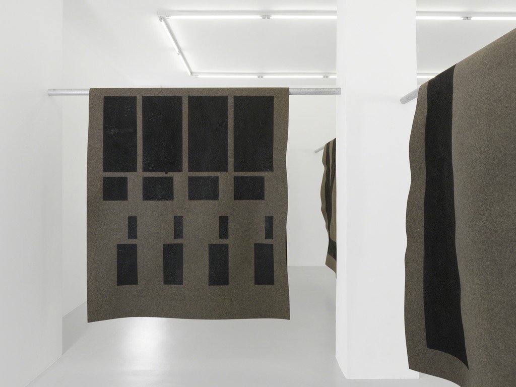 Emilie Ding, "Books of sleep", Galerie Xippas, Geneva, Switzerland, 2016. ©Annik Wetter Emilie Ding, "Books of sleep", Galerie Xippas, Geneva, Switzerland, 2016. ©Annik Wetter