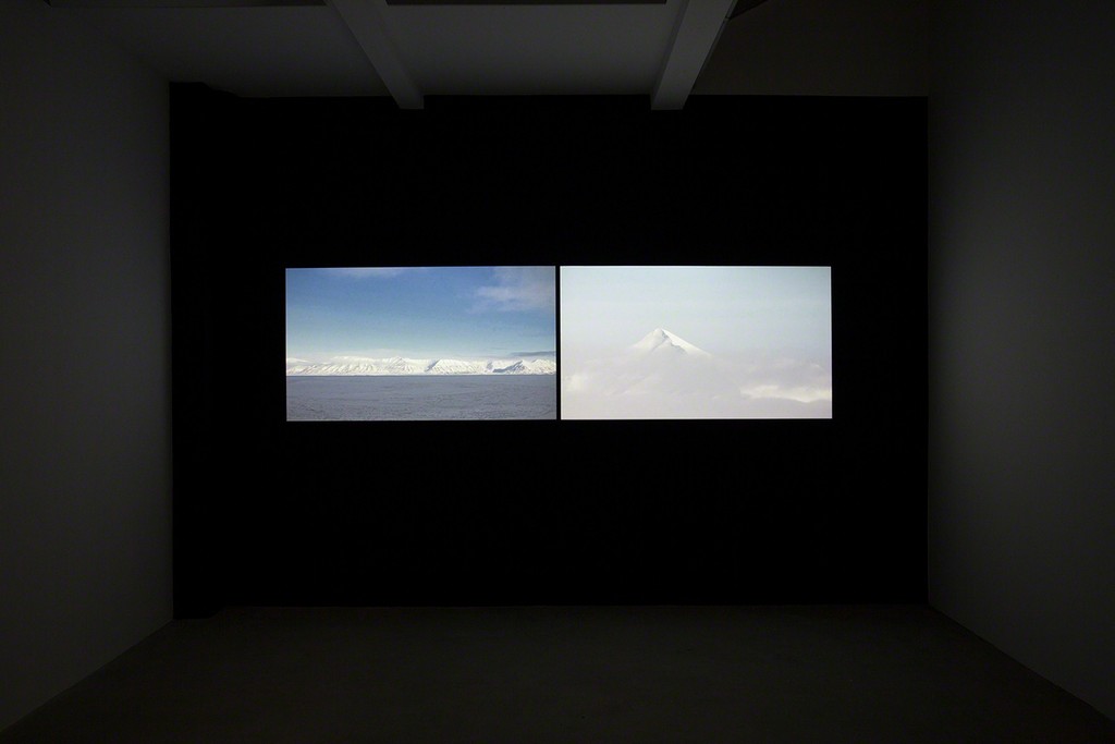 Ali Kazma, NORTH, 2017, HD video 2- channel, synchronised with sound, 5:10 min., installation view photo Wytske van Keulen Ali Kazma, NORTH, 2017, HD video 2- channel, synchronised with sound, 5:10 min., installation view photo Wytske van Keulen