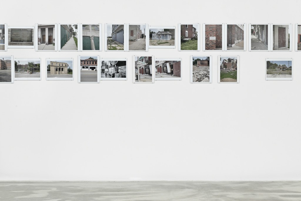 Peggy Buth, exhibition view of MLK-Blvd. (Martin-Luther-King Boulevard), 2015, 81 archiv prints, forex glass, each 24 x 30 cm Peggy Buth, exhibition view of MLK-Blvd. (Martin-Luther-King Boulevard), 2015, 81 archiv prints, forex glass, each 24 x 30 cm