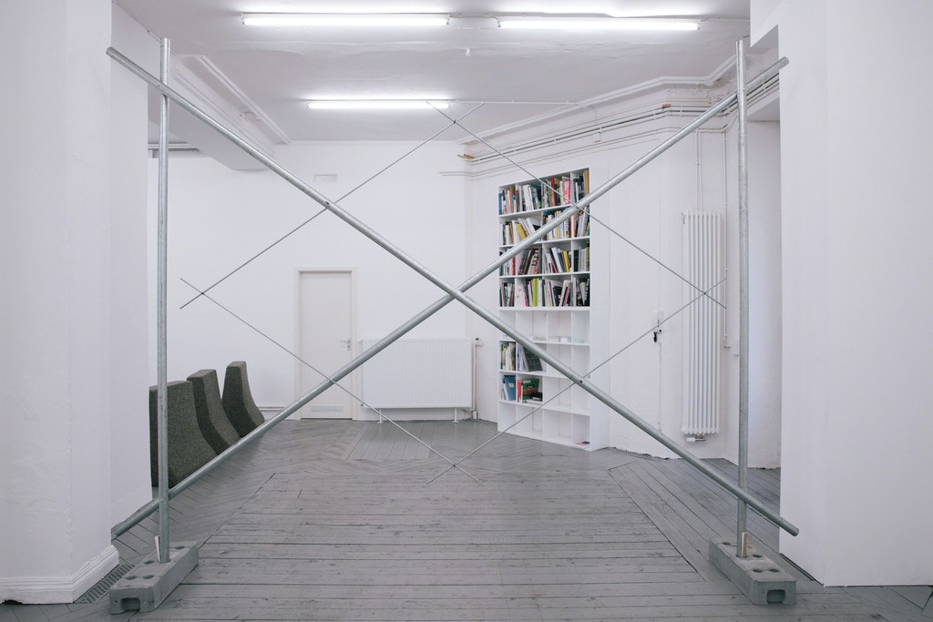 Exhibition view, Schutzgebiet, 2017
Photo: Eike Walkenhorst, Berlin
Courtesy the artist and EIGEN + ART Lab Exhibition view, Schutzgebiet, 2017
Photo: Eike Walkenhorst, Berlin
Courtesy the artist and EIGEN + ART Lab