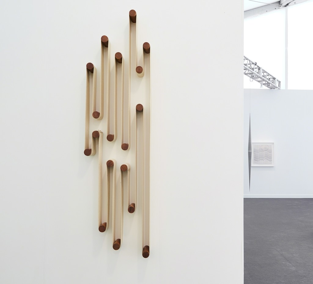 galeria nara roesler -- booth A26 -- frieze new york 2018-- photo Will Wang © courtesy of the artists and galeria nara roesler galeria nara roesler -- booth A26 -- frieze new york 2018-- photo Will Wang © courtesy of the artists and galeria nara roesler