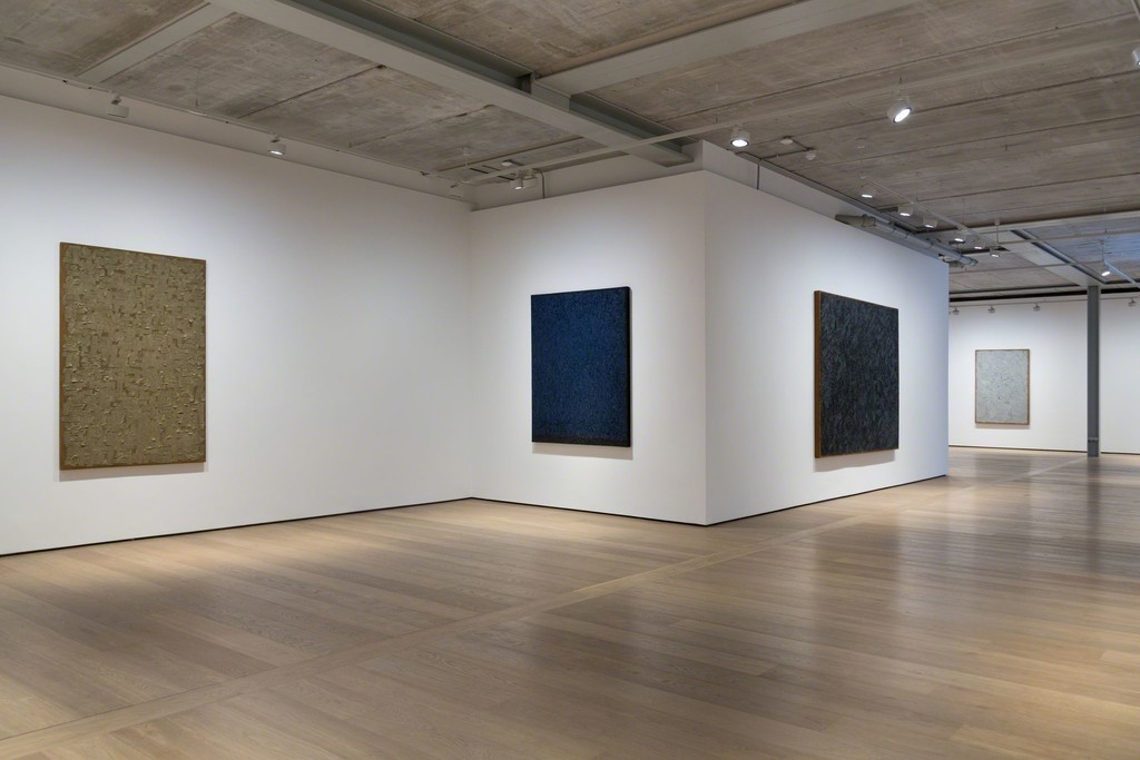 Ha Chong-Hyun
Views of the exhibition at Almine Rech Gallery, London
Courtesy of the Artist and Almine Rech Gallery
Photo: Melissa Castro Duarte Ha Chong-Hyun
Views of the exhibition at Almine Rech Gallery, London
Courtesy of the Artist and Almine Rech Gallery
Photo: Melissa Castro Duarte