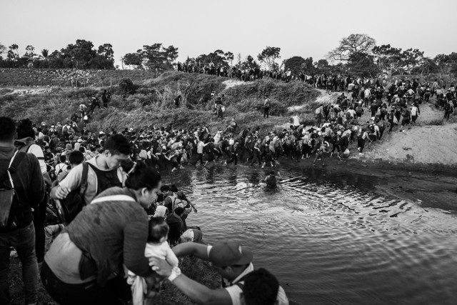 Ada Trillo, ‘Crossing the Second Leg of the Suchiate River’, 2020, Photography, Archival pigment print, InLiquid