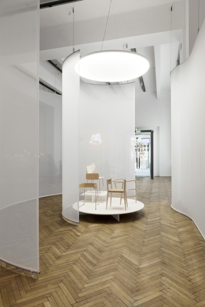 Exhibition View
UNCANNY VALUES: Artificial Intelligence & You
Philipp Schmitt & Steffen Weiss, The Chair Project (Four Classics), 2019
MAK-Exhibition Hall
© Aslan Kudrnofsky/MAK Exhibition View
UNCANNY VALUES: Artificial Intelligence & You
Philipp Schmitt & Steffen Weiss, The Chair Project (Four Classics), 2019
MAK-Exhibition Hall
© Aslan Kudrnofsky/MAK