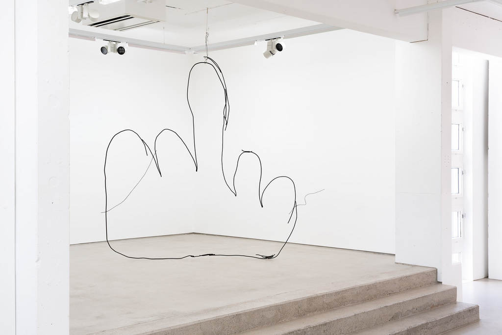 Installation view with Abetare (Fuck You Hand) by Petrit Halilaj (2015)
Wege zur Welt, 30 May – 15 September 2019, G2 Kunsthalle Leipzig
© Petrit Halilaj & G2 Kunsthalle, photo: Dotgain.info
Installation view with Abetare (Fuck You Hand) by Petrit Halilaj (2015)
Wege zur Welt, 30 May – 15 September 2019, G2 Kunsthalle Leipzig
© Petrit Halilaj & G2 Kunsthalle, photo: Dotgain.info