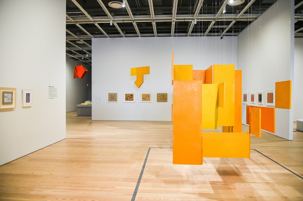 Hanging sculptures, left to right: P58 Spatial Relief, Red (P58 Relevo especial, vermêlho), 1960 by Hélio Oiticica; P52 Spatial Relief (P52 Relevo especial), 1960 by Hélio Oiticica; NC6 Medium Nucleus 3 (NC6 Núcleo médio 3), 1961-63 by Hélio Oiticica (Hélio Oiticica: To Organize Delirium, July 14-October 1, 2017). Whitney Museum of American Art, New York. Photograph by Matt Casarella Hanging sculptures, left to right: P58 Spatial Relief, Red (P58 Relevo especial, vermêlho), 1960 by Hélio Oiticica; P52 Spatial Relief (P52 Relevo especial), 1960 by Hélio Oiticica; NC6 Medium Nucleus 3 (NC6 Núcleo médio 3), 1961-63 by Hélio Oiticica (Hélio Oiticica: To Organize Delirium, July 14-October 1, 2017). Whitney Museum of American Art, New York. Photograph by Matt Casarella