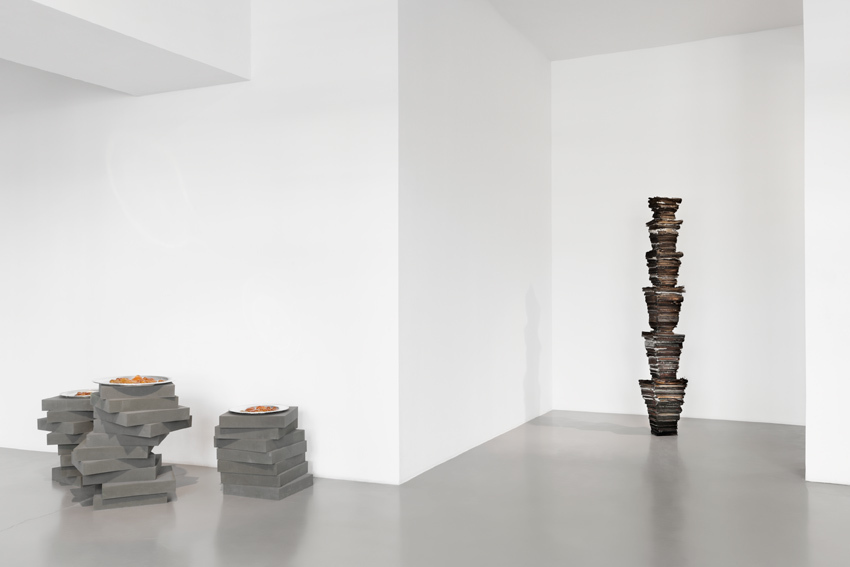 Anetta Mona Chisa & Lucia Tkacova, exhibition views "ah, soul in a coma, act naive, attack", GAK Gesellschaft für Aktuelle Kunst, 2015, courtesy Anetta Mona Chisa & Lucia Tkacova, Photographer: Tobias Hübel Anetta Mona Chisa & Lucia Tkacova, exhibition views "ah, soul in a coma, act naive, attack", GAK Gesellschaft für Aktuelle Kunst, 2015, courtesy Anetta Mona Chisa & Lucia Tkacova, Photographer: Tobias Hübel