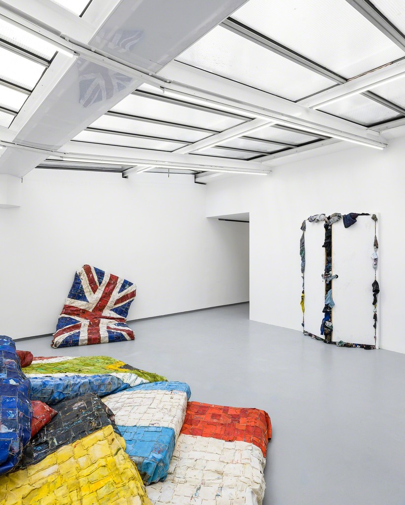Exhibition view: "Cauling All My Contemporaries... (To Come Burst My Bubble)", solo show by GRAHAM WILSON. © Photo: Grégory Copitet / Courtesy of the artist and Valentin, Paris. Exhibition view: "Cauling All My Contemporaries... (To Come Burst My Bubble)", solo show by GRAHAM WILSON. © Photo: Grégory Copitet / Courtesy of the artist and Valentin, Paris.
