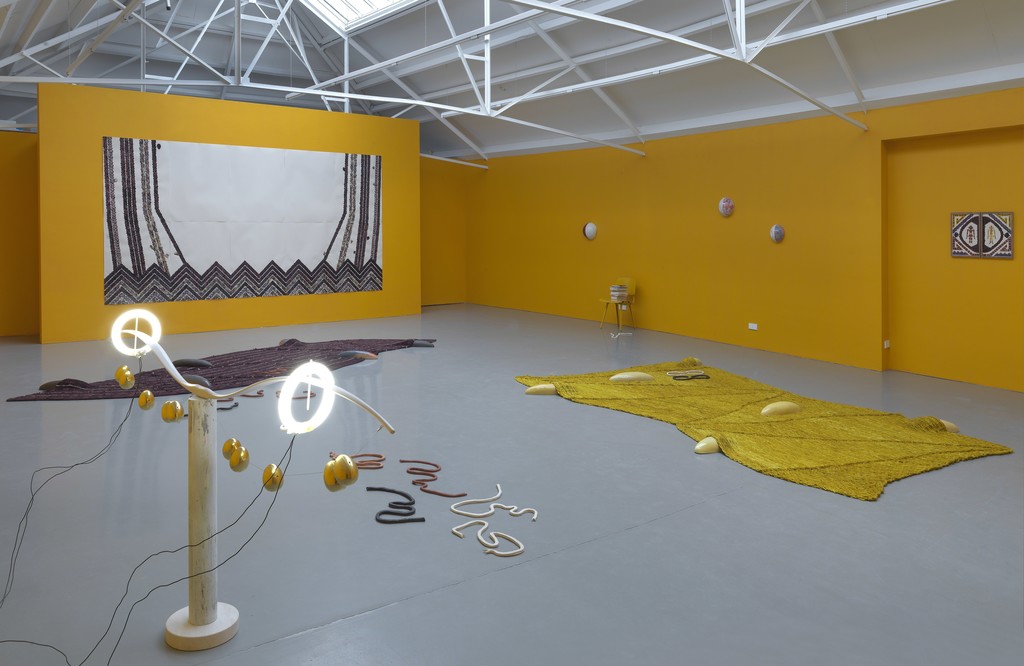 Jennifer Tee, installation overview "Let it Come Down", Galerie Fons Welters, Amsterdam 2018. Photographer: Gert-Jan van Rooij. Jennifer Tee, installation overview "Let it Come Down", Galerie Fons Welters, Amsterdam 2018. Photographer: Gert-Jan van Rooij.